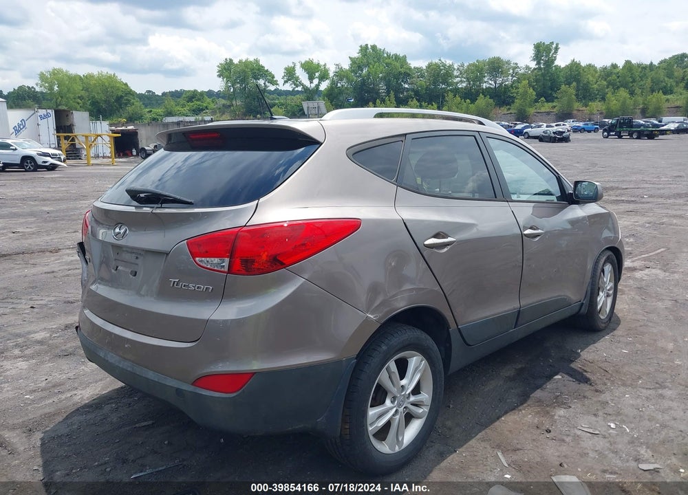 2010 HYUNDAI TUCSON GLS VIN: KM8JU3AC9AU114233