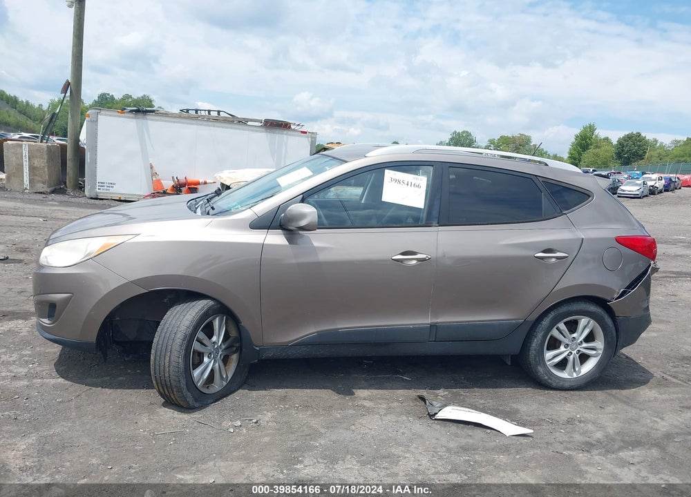 2010 HYUNDAI TUCSON GLS VIN: KM8JU3AC9AU114233