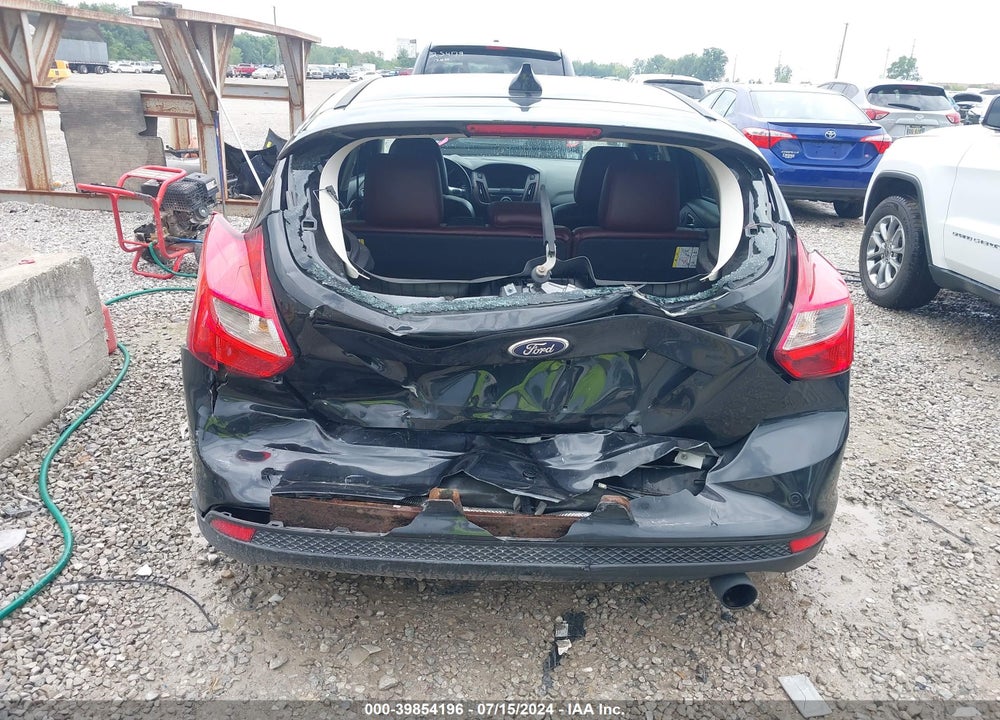2014 FORD FOCUS TITANIUM VIN: 1FADP3N20EL269779