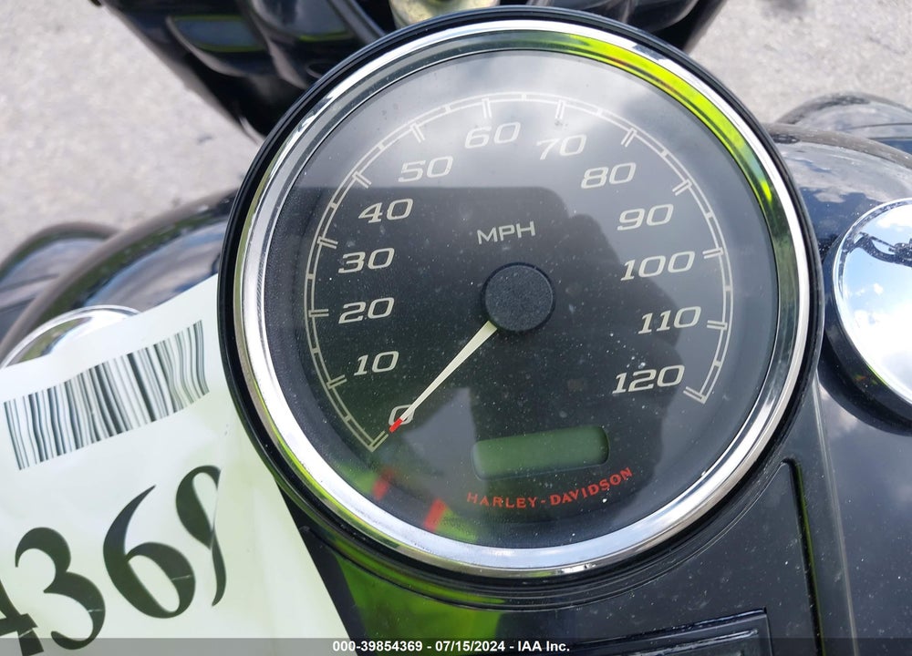 2018 HARLEY-DAVIDSON FLHRXS VIN: 1HD1KVC16JB610182