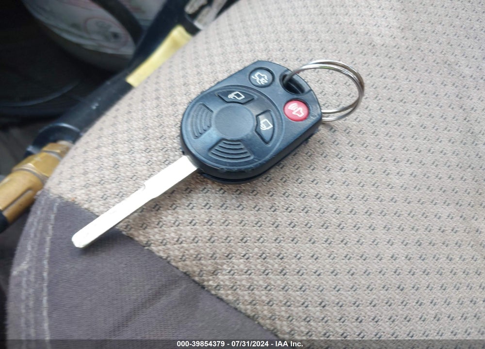 2018 FORD FOCUS SE VIN: 1FADP3F25JL245390