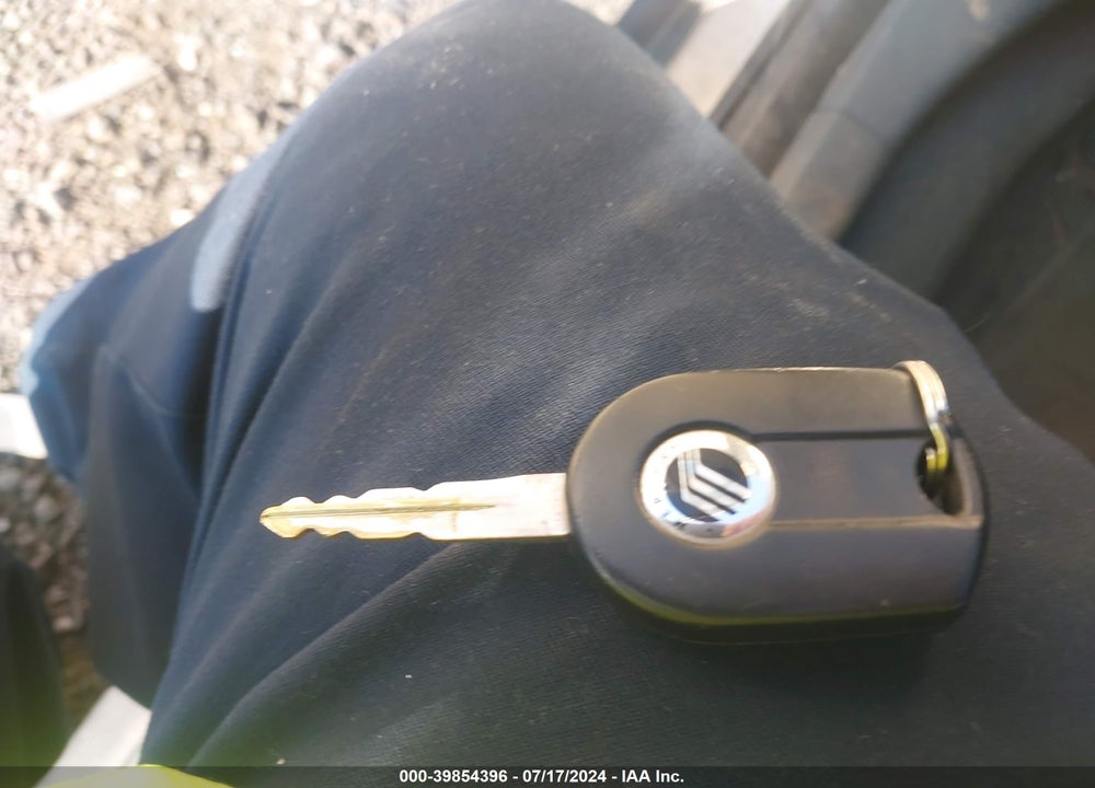 2008 MERCURY SABLE VIN: 1MEHM40W98G610578