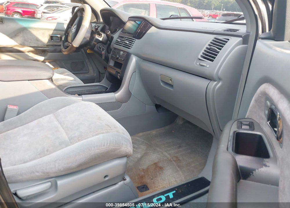 2004 HONDA PILOT EX VIN: 5FNYF18434B005201