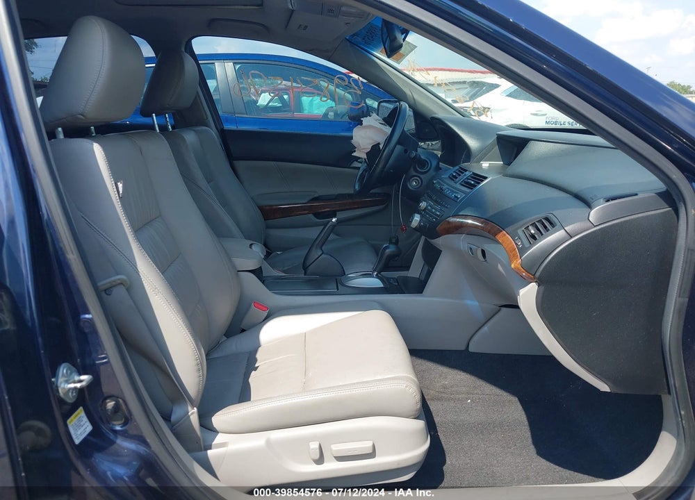 2011 HONDA ACCORD 2.4 EX-L VIN: 1HGCP2F80BA069061