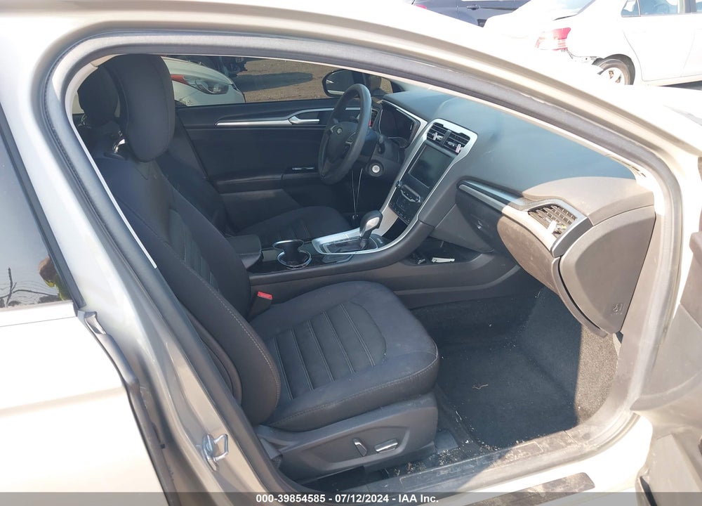 2015 FORD FUSION SE VIN: 3FA6P0H72FR158345