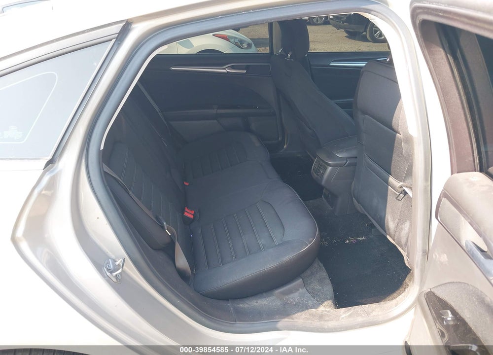 2015 FORD FUSION SE VIN: 3FA6P0H72FR158345