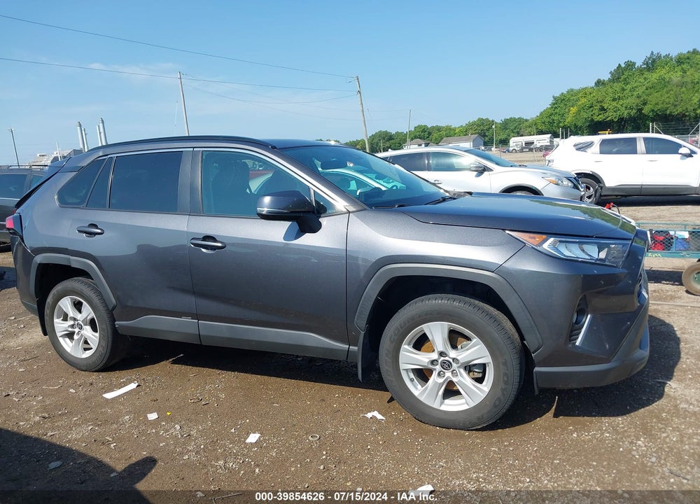 2021 TOYOTA RAV4 XLE VIN: 2T3W1RFV1MC159059