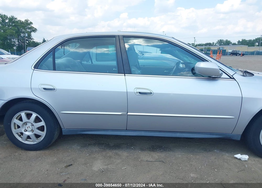 2002 HONDA ACCORD 2.3 EX/2.3 SE VIN: 1HGCG66812A046136