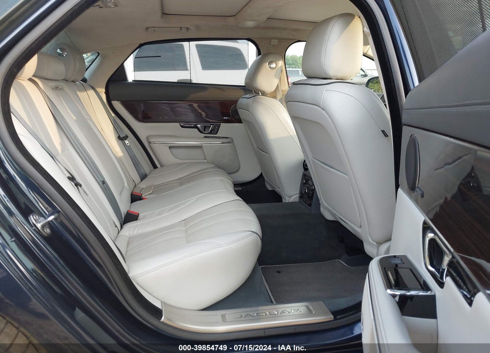2015 JAGUAR XJ XJL PORTFOLIO VIN: SAJWJ2GD6F8V88557