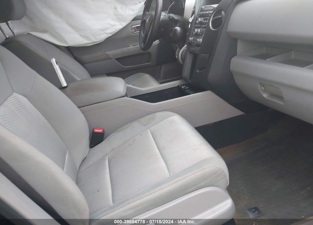 2015 HONDA PILOT LX VIN: 5FNYF4H23FB004374