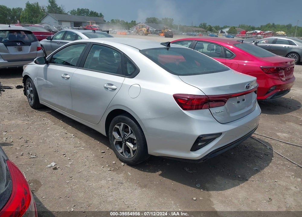 2021 KIA FORTE LXS VIN: 3KPF24AD2ME384339