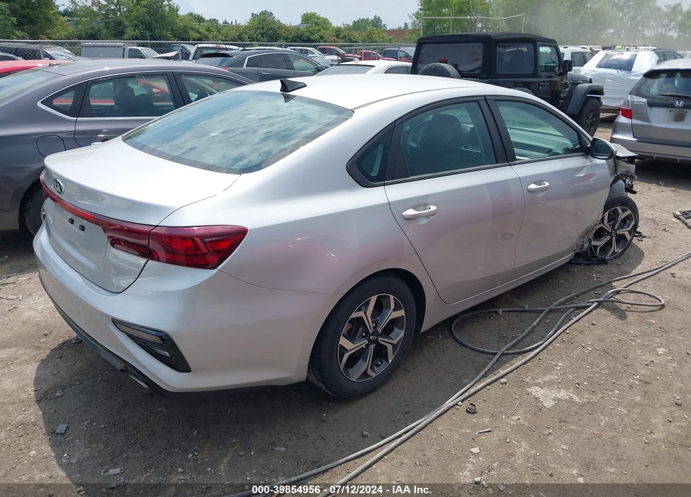2021 KIA FORTE LXS VIN: 3KPF24AD2ME384339