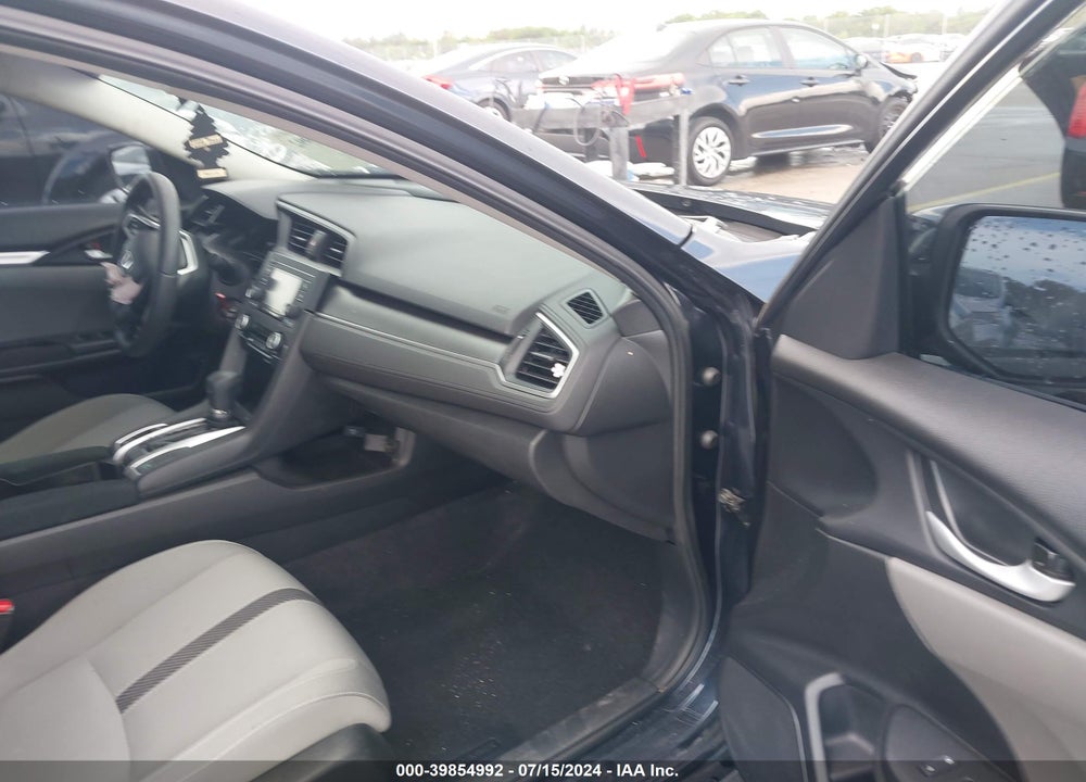 2018 HONDA CIVIC LX VIN: 2HGFC2F51JH606860