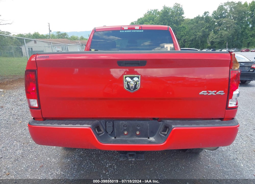 2019 RAM 1500 CLASSIC EXPRESS QUAD CAB 4X4 6'4 BOX VIN: 1C6RR7FG4KS547829