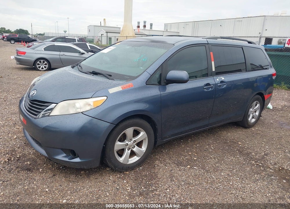2014 TOYOTA SIENNA LE V6 8 PASSENGER VIN: 5TDKK3DC2ES497940