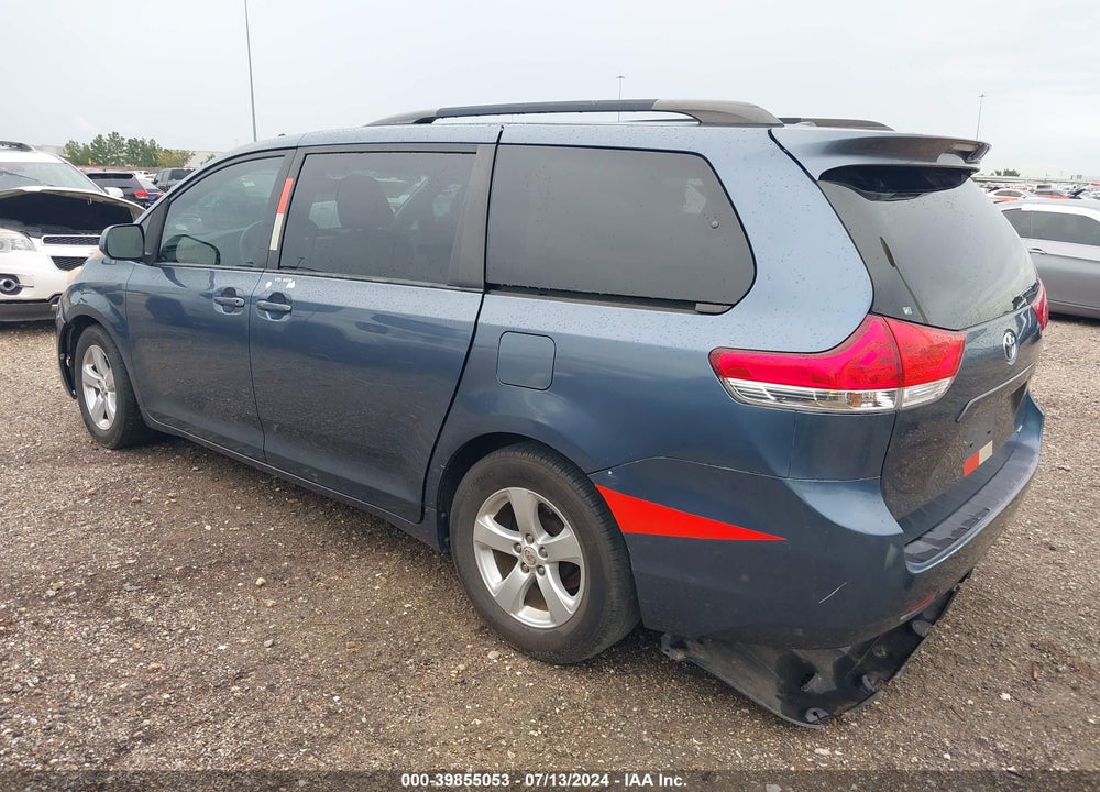 2014 TOYOTA SIENNA LE V6 8 PASSENGER VIN: 5TDKK3DC2ES497940