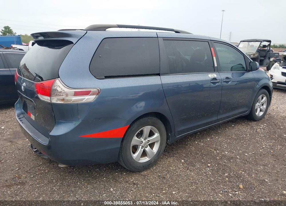 2014 TOYOTA SIENNA LE V6 8 PASSENGER VIN: 5TDKK3DC2ES497940