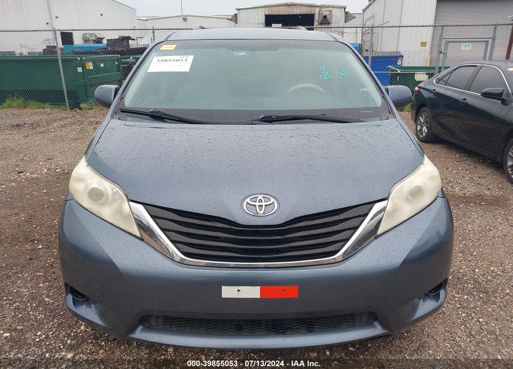 2014 TOYOTA SIENNA LE V6 8 PASSENGER VIN: 5TDKK3DC2ES497940