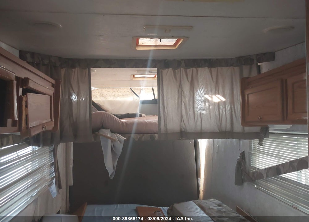 2005 WEEKEND WARRIOR SUPERLITE VIN: 5HRFF19225C008465