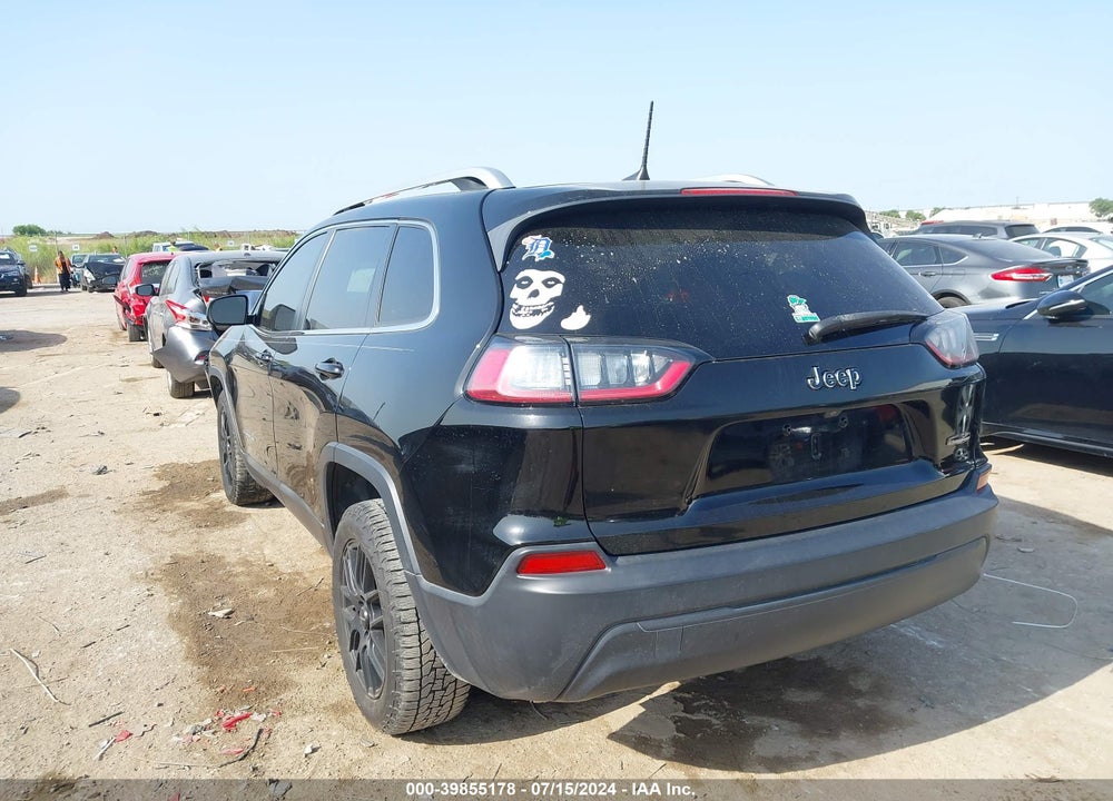 2019 CHEROKEE JEEP  LATITUDE FWD VIN: 1C4PJLCB8KD428548
