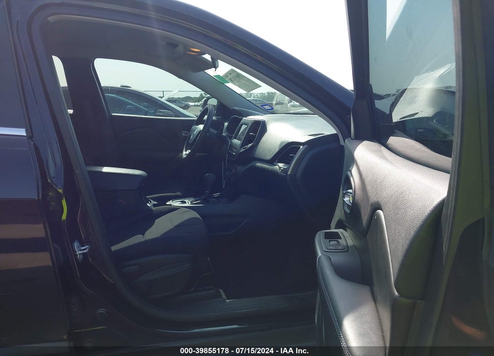 2019 CHEROKEE JEEP  LATITUDE FWD VIN: 1C4PJLCB8KD428548