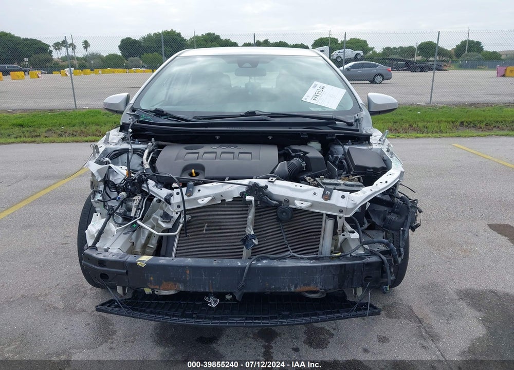 2018 TOYOTA COROLLA LE VIN: 5YFBURHE6JP779901