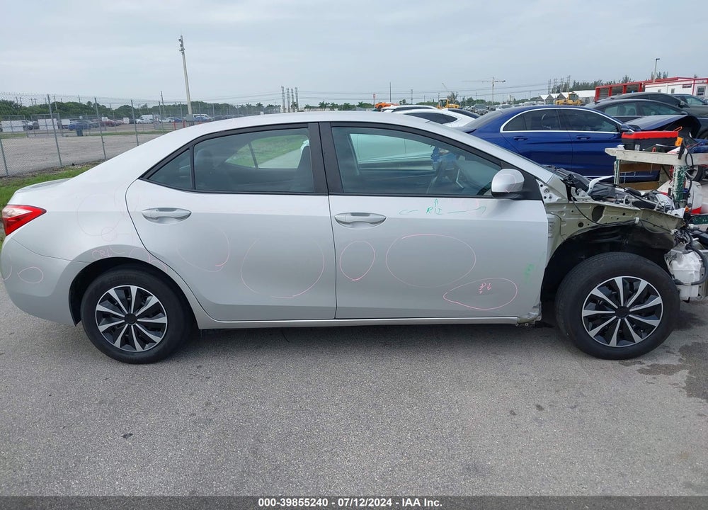 2018 TOYOTA COROLLA LE VIN: 5YFBURHE6JP779901