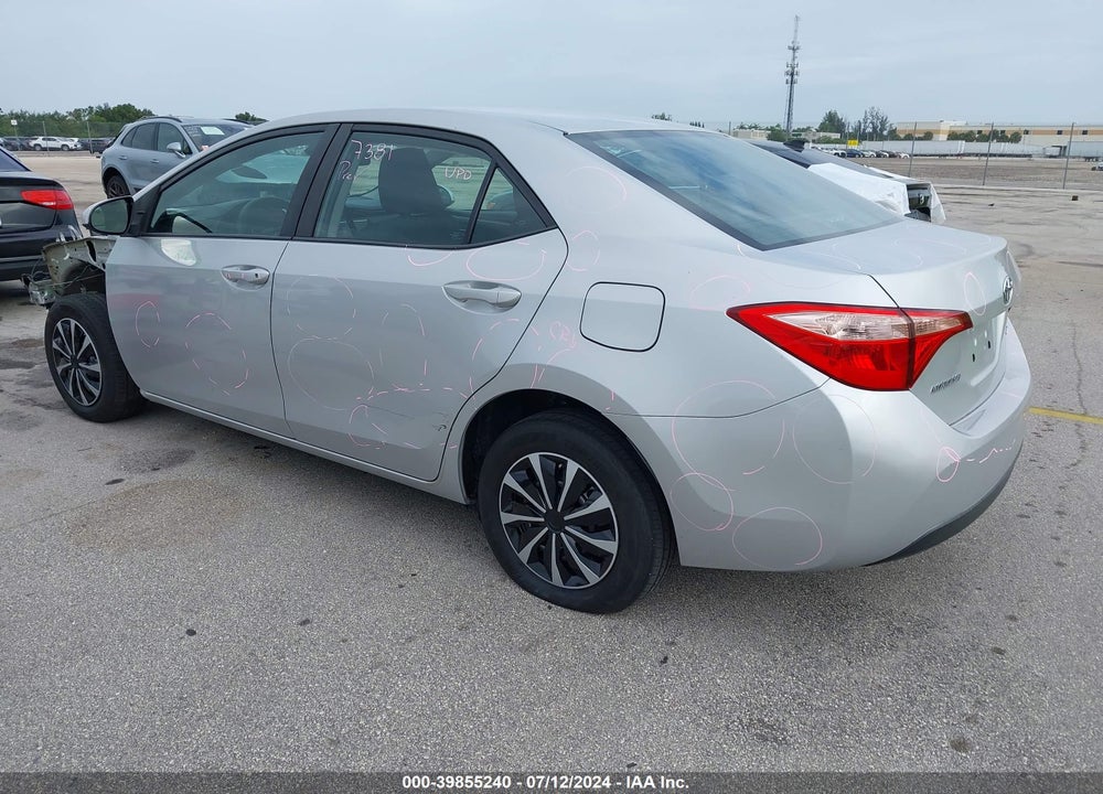 2018 TOYOTA COROLLA LE VIN: 5YFBURHE6JP779901