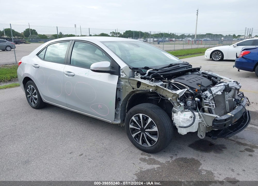 2018 TOYOTA COROLLA LE VIN: 5YFBURHE6JP779901