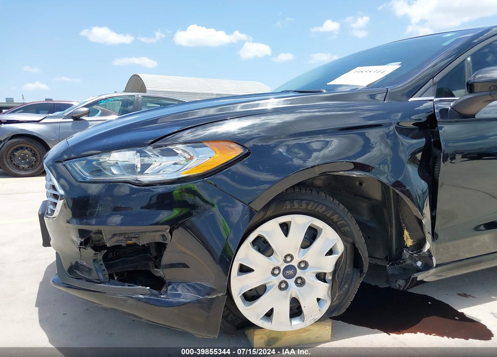 2019 FORD FUSION S VIN: 3FA6P0G79KR282821