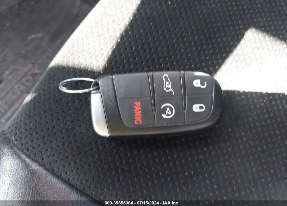 2015 JEEP GRAND CHEROKEE ALTITUDE VIN: 1C4RJFAG4FC225127