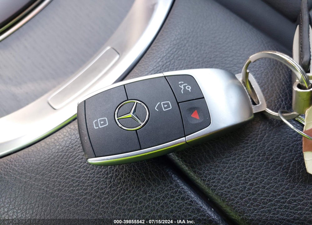 2021 MERCEDES-BENZ GLC 300 4MATIC SUV VIN: W1N0G8EB7MF880940