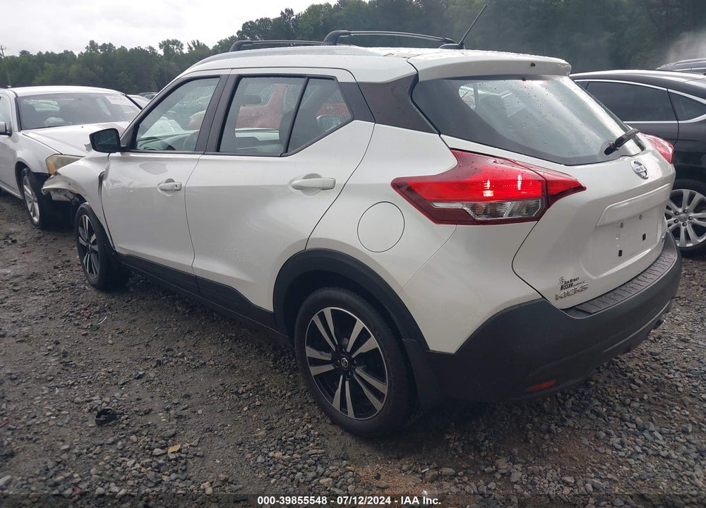 2018 NISSAN KICKS VIN: 3N1CP5CUXJL526079