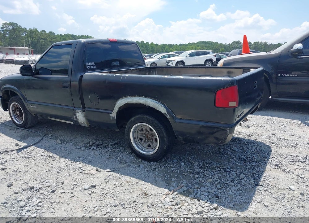 1998 CHEVROLET S-10 LS FLEETSIDE VIN: 1GCCS1442WK182968