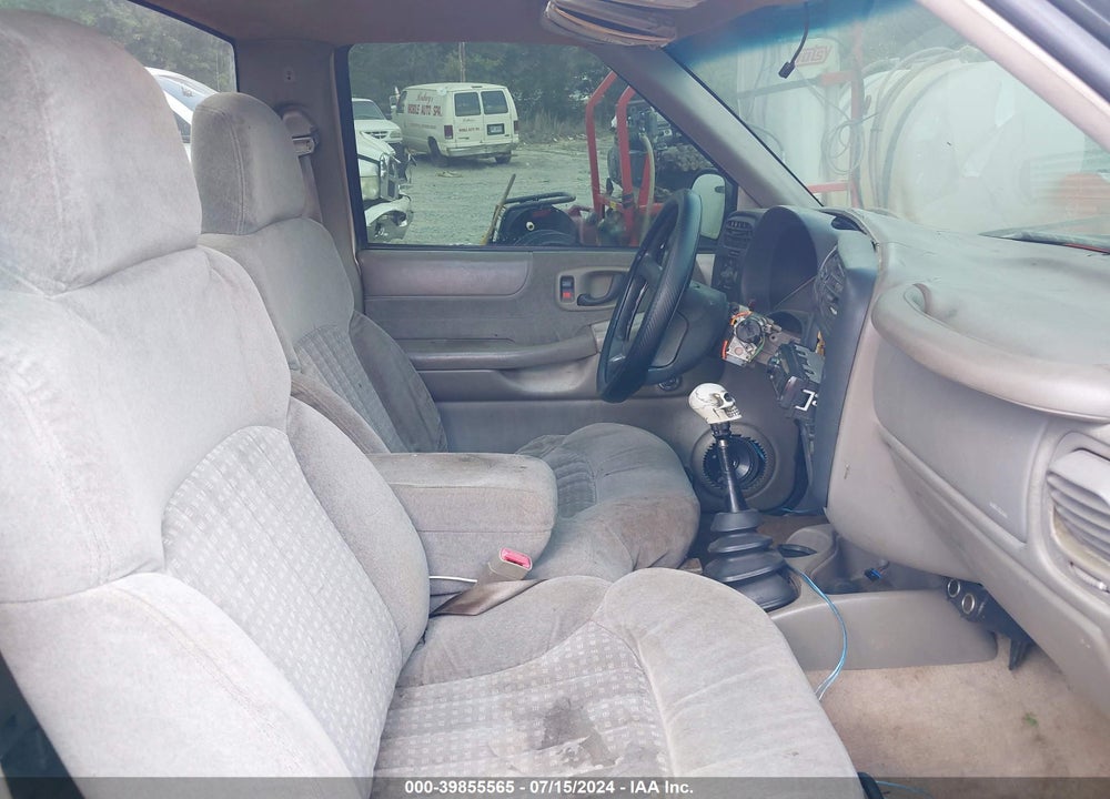 1998 CHEVROLET S-10 LS FLEETSIDE VIN: 1GCCS1442WK182968