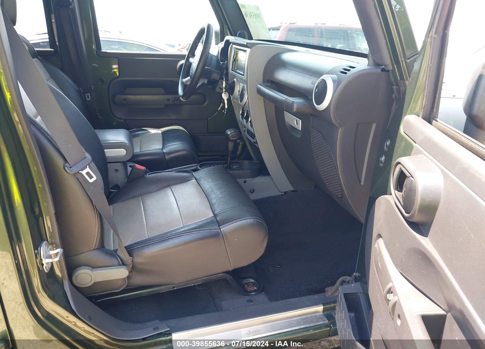 2008 JEEP WRANGLER UNLIMITED SAHARA VIN: 1J4GA59178L638965