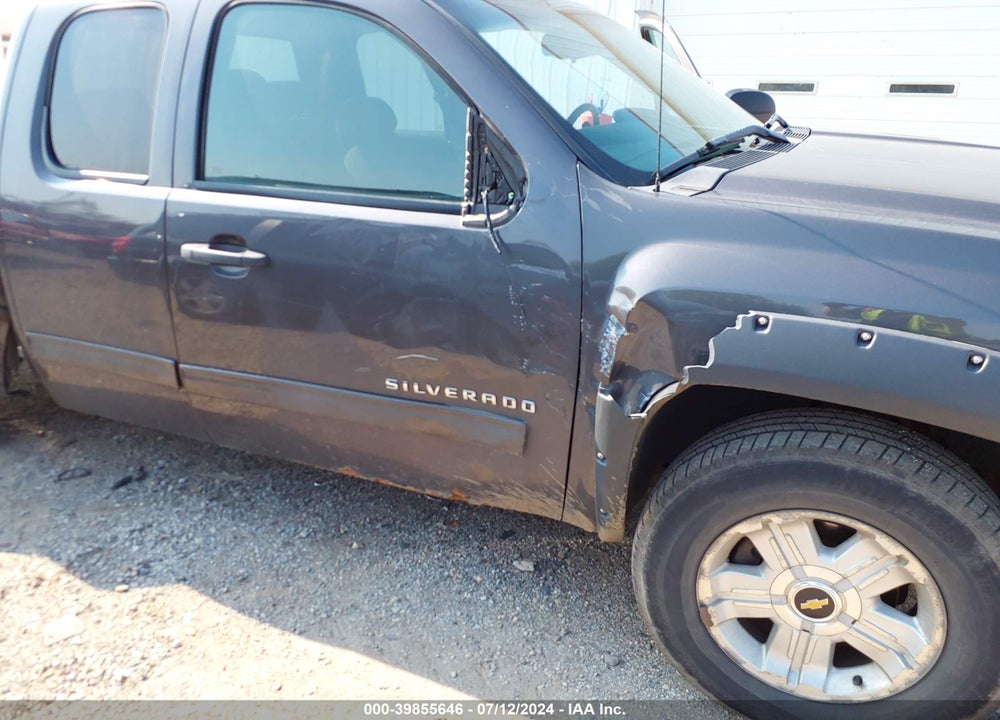 2011 CHEVROLET SILVERADO 1500 LT VIN: 1GCRKSE30BZ176822