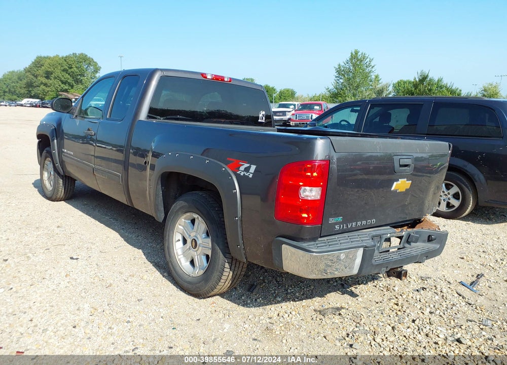2011 CHEVROLET SILVERADO 1500 LT VIN: 1GCRKSE30BZ176822