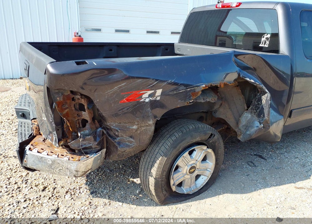 2011 CHEVROLET SILVERADO 1500 LT VIN: 1GCRKSE30BZ176822