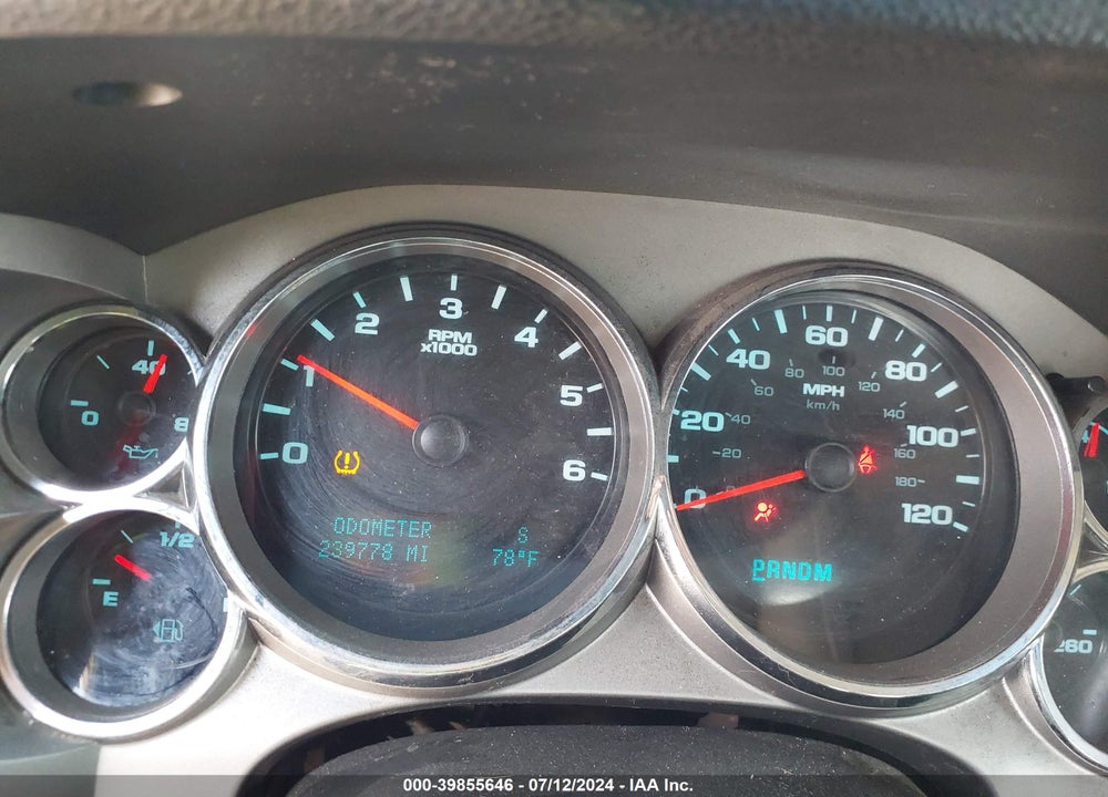 2011 CHEVROLET SILVERADO 1500 LT VIN: 1GCRKSE30BZ176822