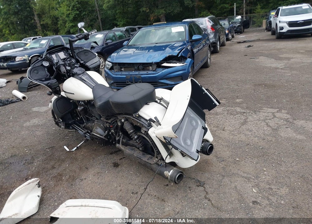 2018 HARLEY-DAVIDSON FLTRXS ROAD GLIDE SPECIAL VIN: 1HD1KTC1XJB620072