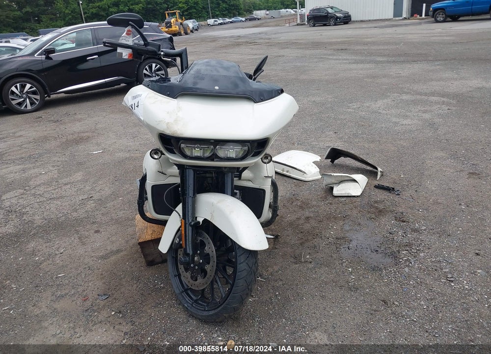 2018 HARLEY-DAVIDSON FLTRXS ROAD GLIDE SPECIAL VIN: 1HD1KTC1XJB620072