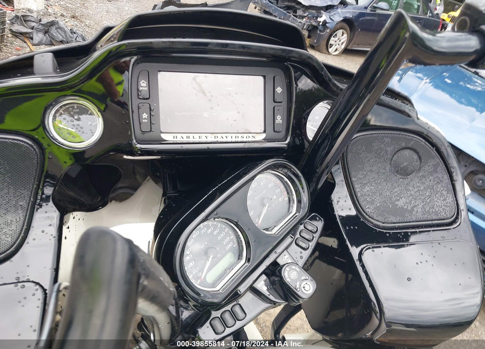 2018 HARLEY-DAVIDSON FLTRXS ROAD GLIDE SPECIAL VIN: 1HD1KTC1XJB620072