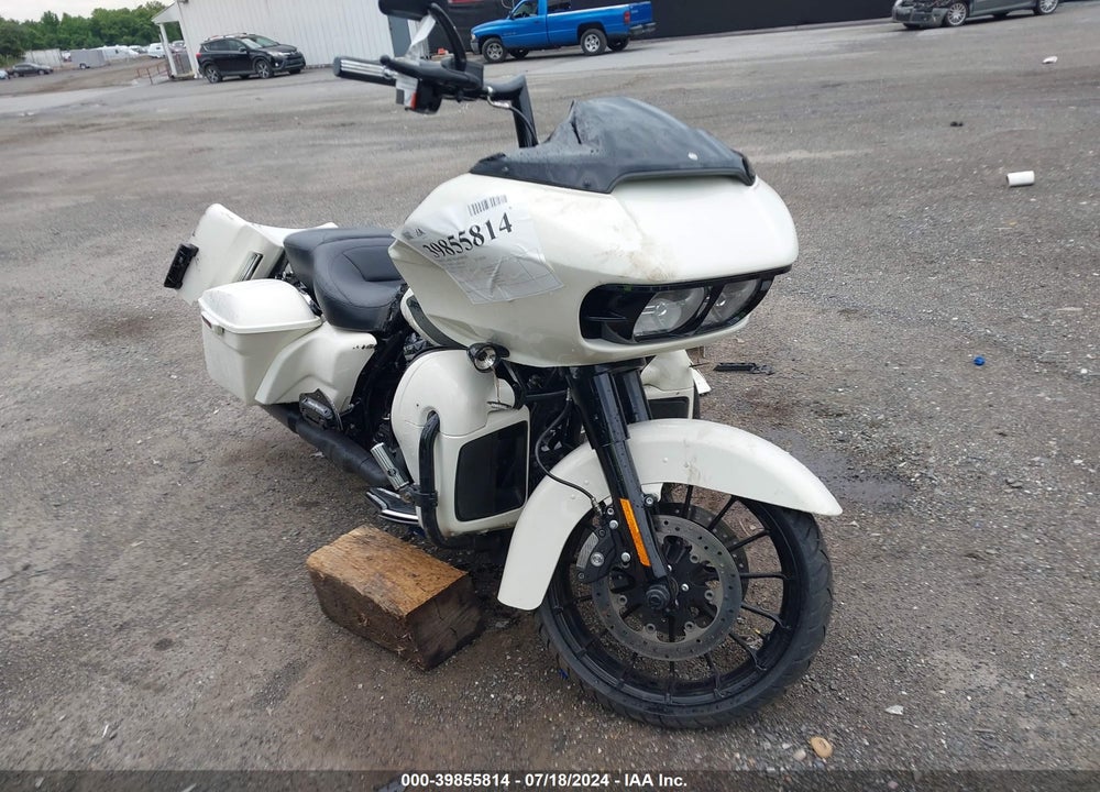 2018 HARLEY-DAVIDSON FLTRXS ROAD GLIDE SPECIAL VIN: 1HD1KTC1XJB620072