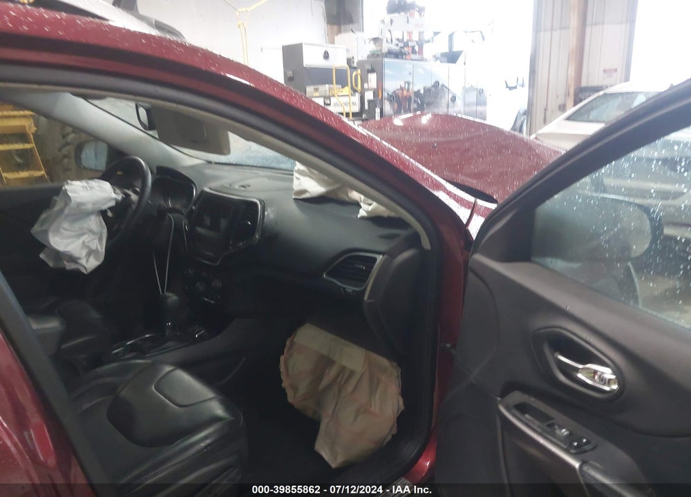 2019 CHEROKEE JEEP  LATITUDE PLUS FWD VIN: 1C4PJLLB5KD290046