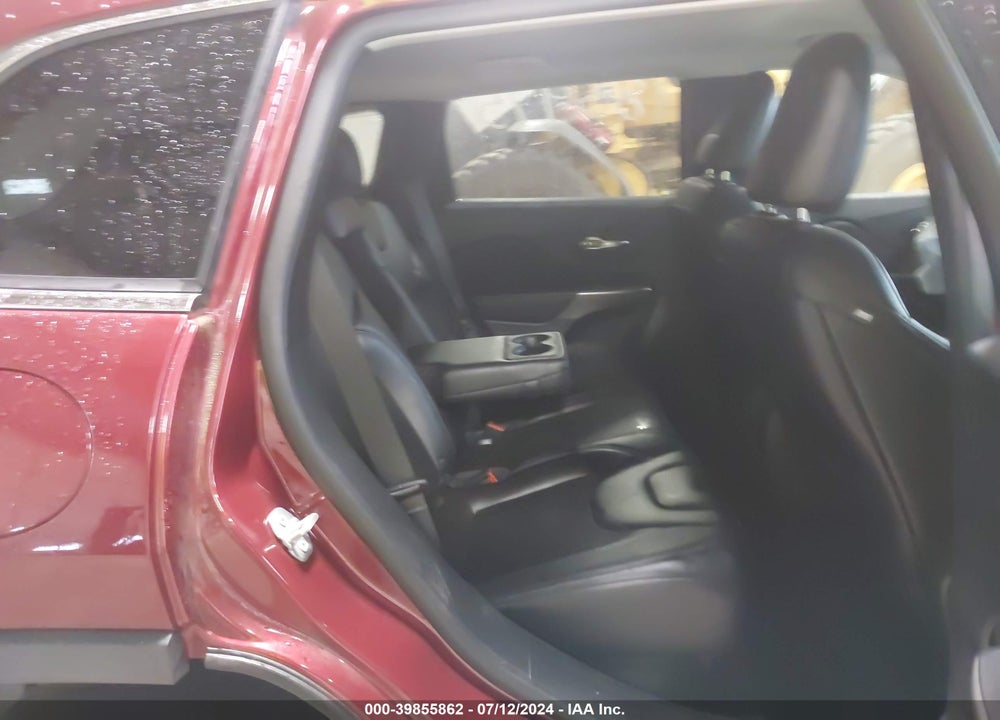 2019 CHEROKEE JEEP  LATITUDE PLUS FWD VIN: 1C4PJLLB5KD290046