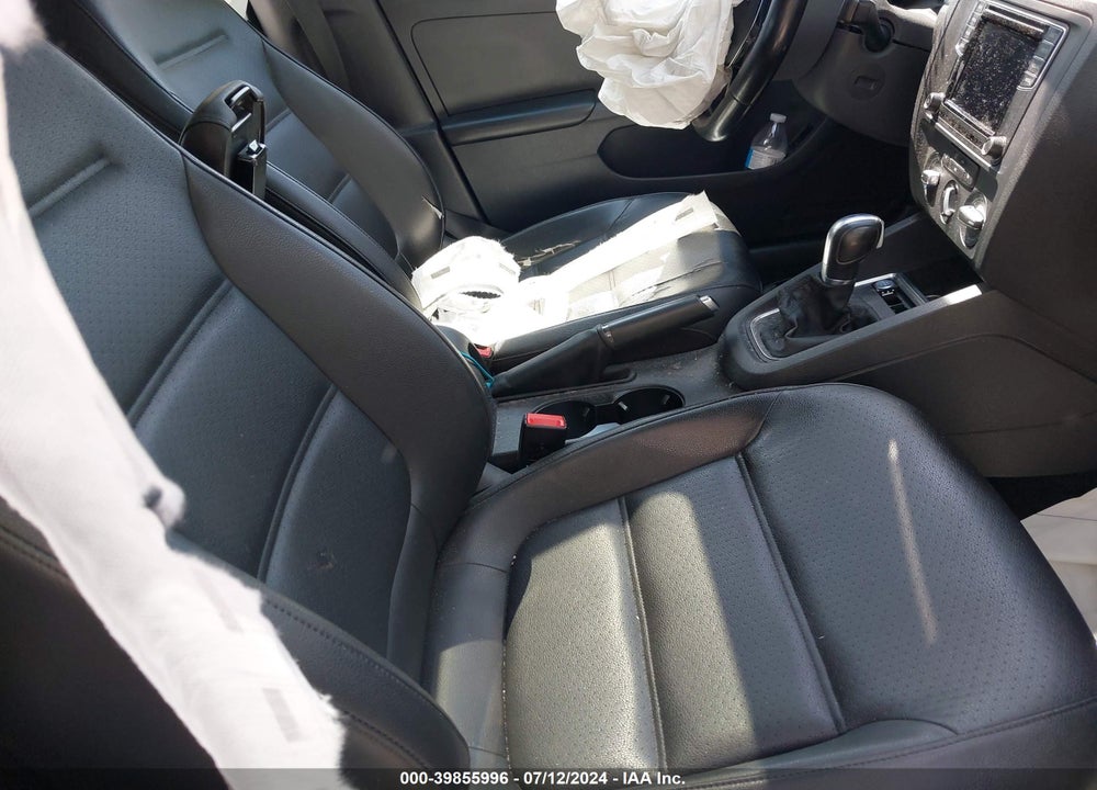 2017 VOLKSWAGEN JETTA 1.4T SE VIN: 3VWDB7AJ8HM415486