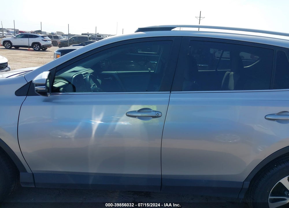 2017 TOYOTA RAV4 XLE VIN: 2T3WFREV9HW355046