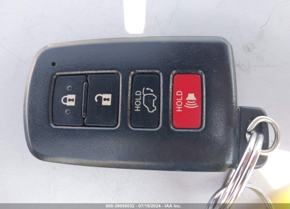 2017 TOYOTA RAV4 XLE VIN: 2T3WFREV9HW355046