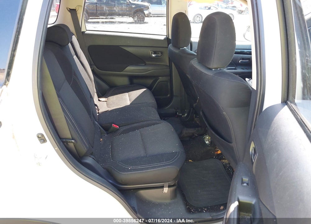 2020 MITSUBISHI OUTLANDER ES 2.4 VIN: JA4AD2A33LZ015549